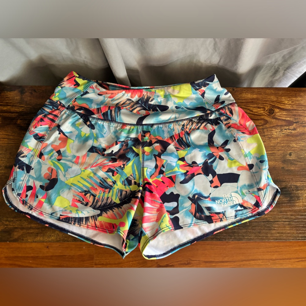 The‎ North Face girls shorts